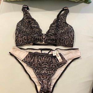 Victoria’s Secret Black & Pink Lace Bralette & Panty Set